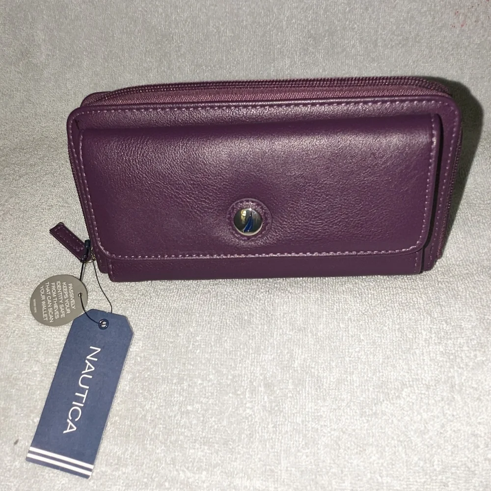Nautica bulk cargo women RFID wallet.